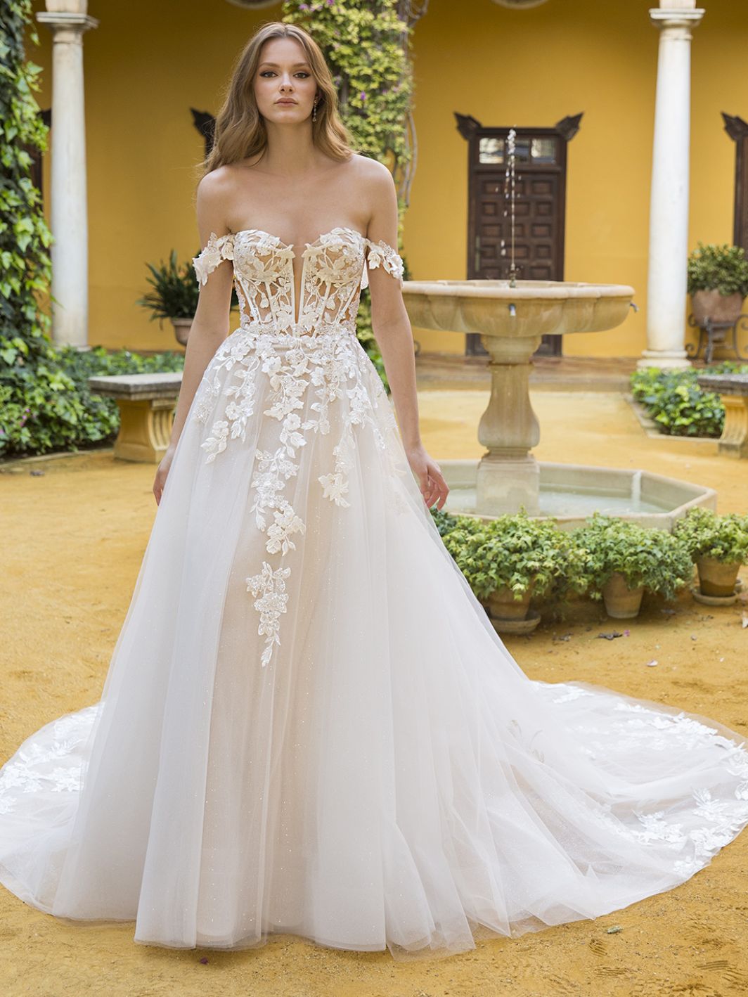 Ethereal A-Line Wedding Dress With Tulle and Lace Petunia