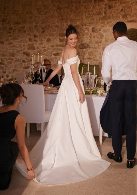 Satin Wedding Dress With Sweetheart Neckline | Rey