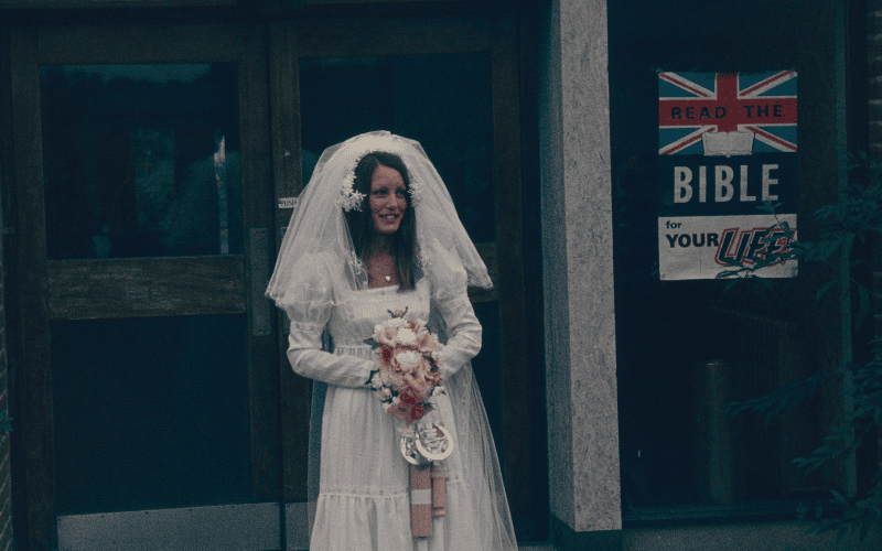 7 Expert Tips to Choose the Perfect Wedding Veil Length shoulder length veil