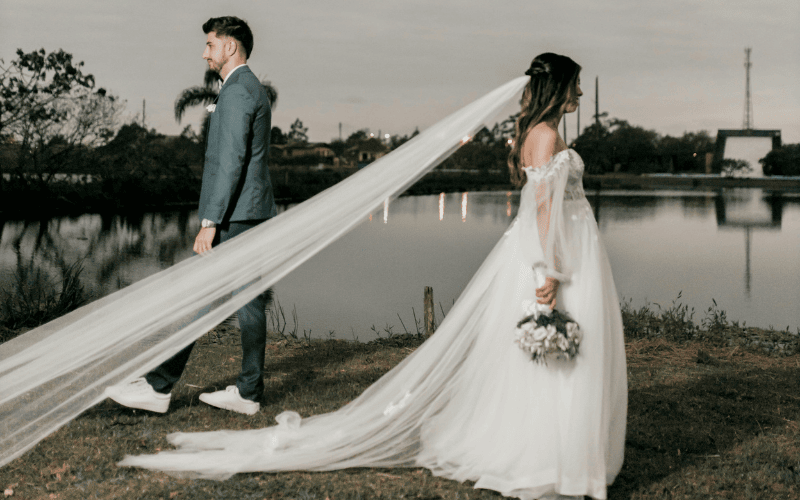 7 Expert Tips to Choose the Perfect Wedding Veil Length cathedral veil