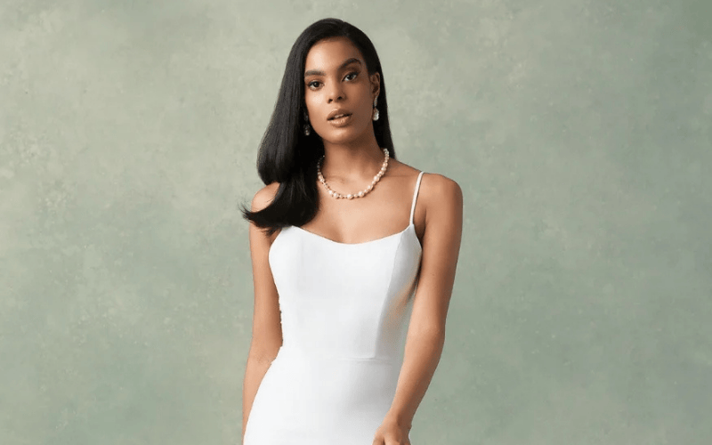 Wedding Dress Necklines Explained: From Sweetheart to Square and Everything In Between Scoop Neckline: Effortless and Timeless