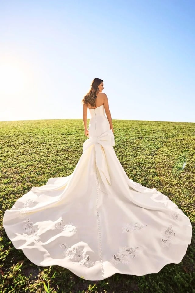 Strapless Mikado Mermaid Wedding Dress Nell MT3202 Strapless Mikado mermaid wedding dress with sweetheart neckline and detachable bow.