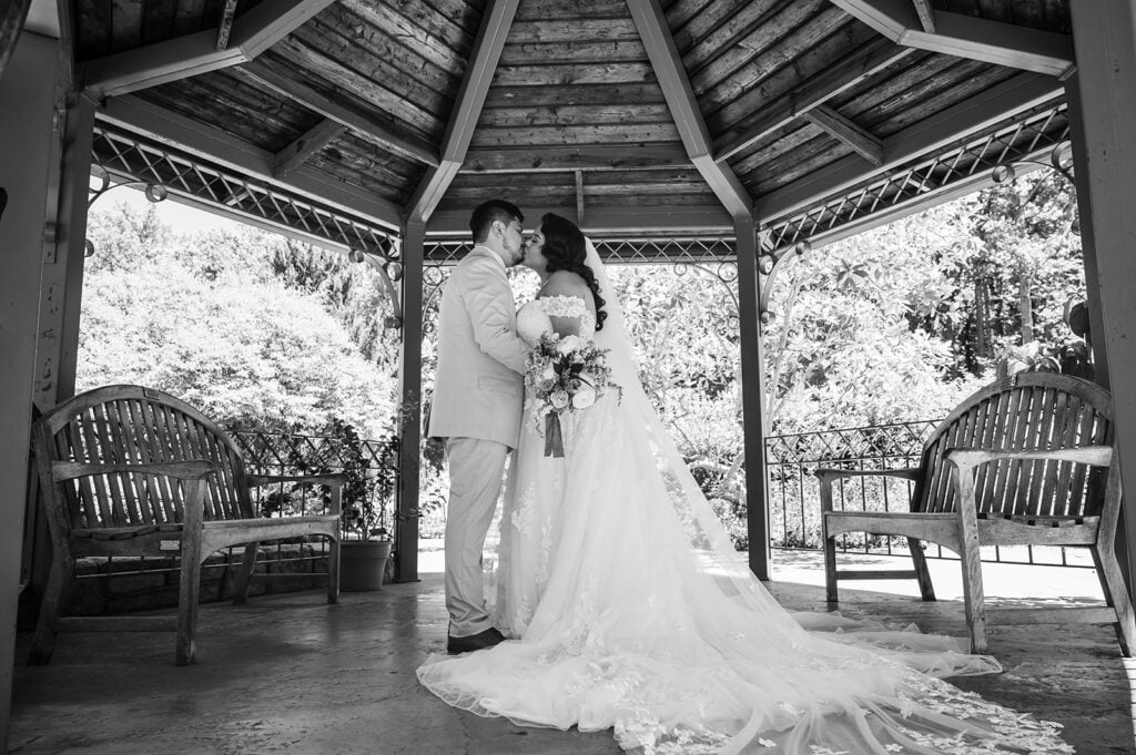 wedding dress photography by MDRee